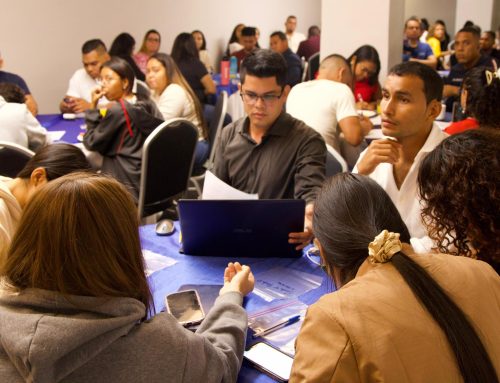 Panamá innova con participación de público joven en histórico debate presidencial